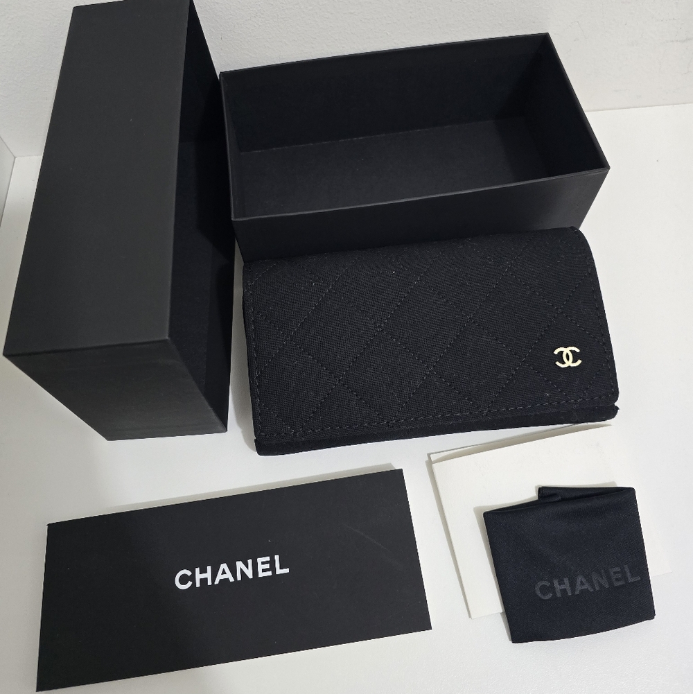 CHANEL Black and Brown Oval Sunglasses, NEW with BOX - Picture 12 of 14
